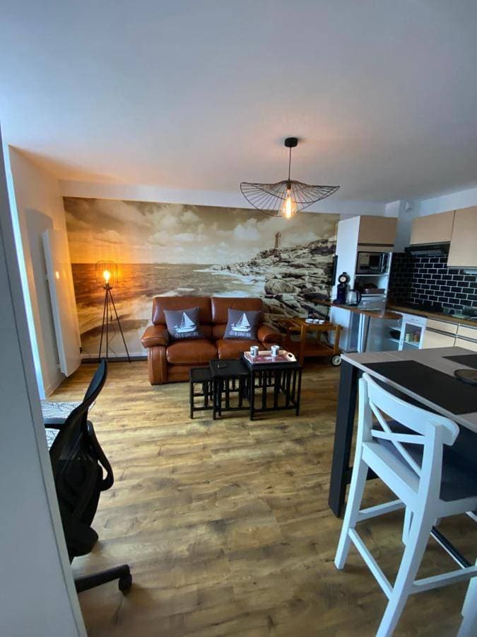 City center apartment balcony private parking 1