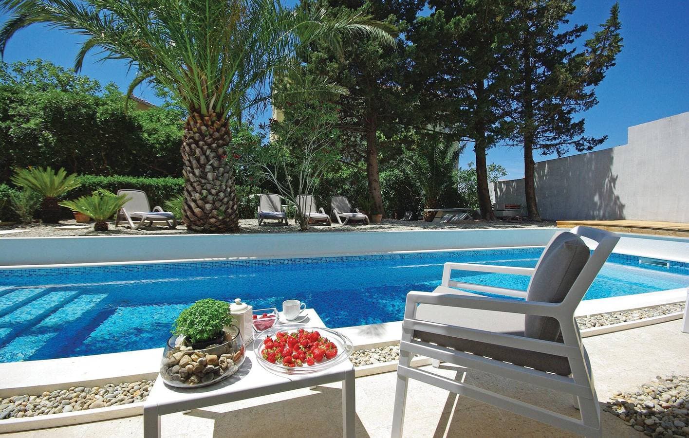 Foto 9 von 31: Gemütliche Ferienwohnung in Makarska mit Pool, Terrasse und WLAN – 400 m bis zur Küste