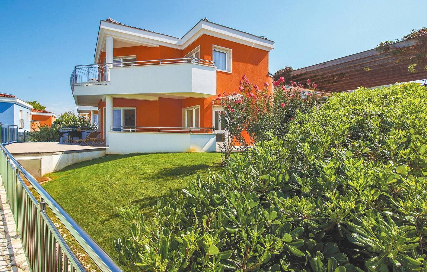 Foto 4 von 37: Ferienwohnung mit Meerblick, Pool, WLAN und Terrasse in der Nähe des FKK-Strandes Kanegra