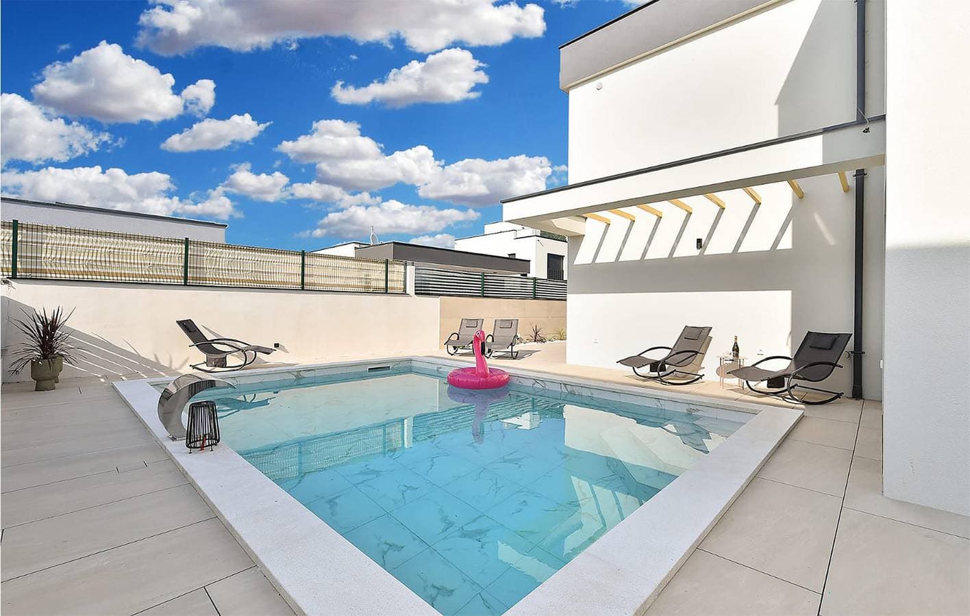 Foto 10 von 33: Gemütliche 2-Zimmer-Wohnung mit Pool, WLAN und Terrasse, 1,5 km vom Strand von Fažana entfernt