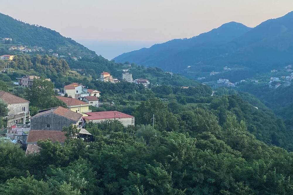A pop suite in the blue of the Coast in the beautiful setting of the Lattari Mountains 1