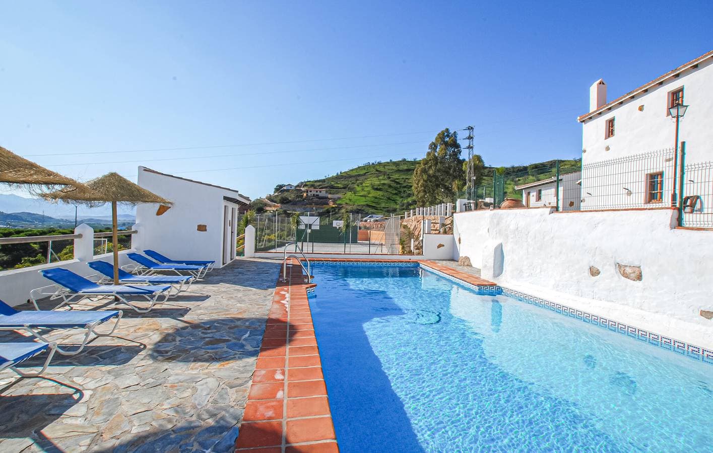Foto 9 von 30: Reizende 150 m² große Wohnung mit Pool, Terrasse und Zugang zum Fluss – der ideale Rückzugsort!