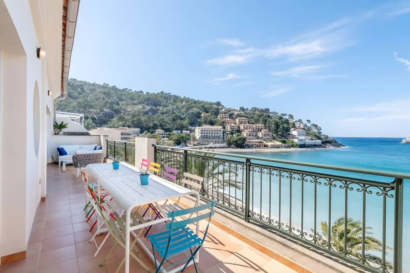Foto 2 von 24: Apartment „Beachfront Port De Soller“ mit privater Terrasse, WLAN und Klimaanlage