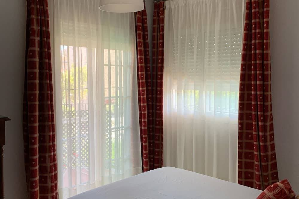 Foto 2 von 30: Sunny Torremolinos apartment, two bedrooms, 300 m from La Carihuela beach