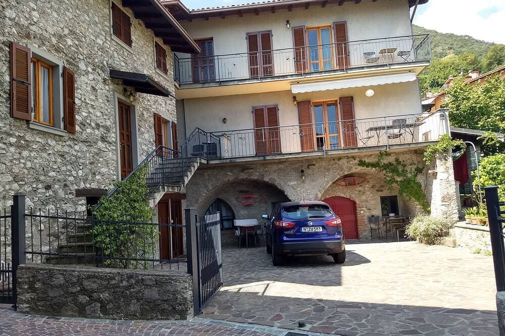 Foto 8 von 20: Ferienwohnungen in wunderschöner Villa mit priv. Garten, free Wi-Fi