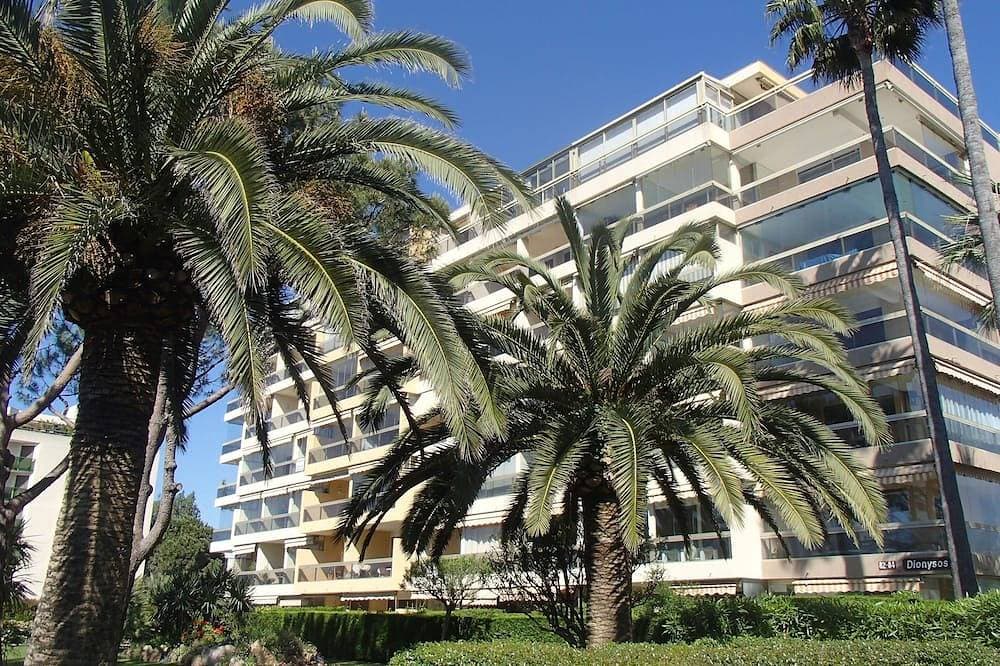 Foto 8 von 30: 1-minute walk to the beach, superb sea view, private parking, terrace.