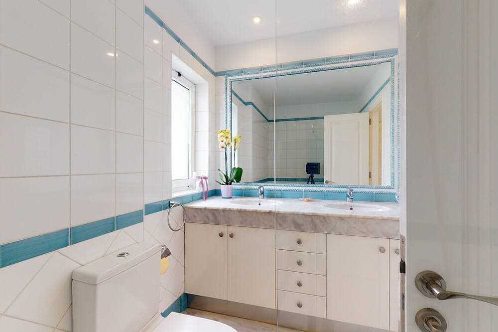 Foto 5 von 30: Charmante, moderne Wohnung mit Terrasse, direkt am Meer, kostenloses WLAN