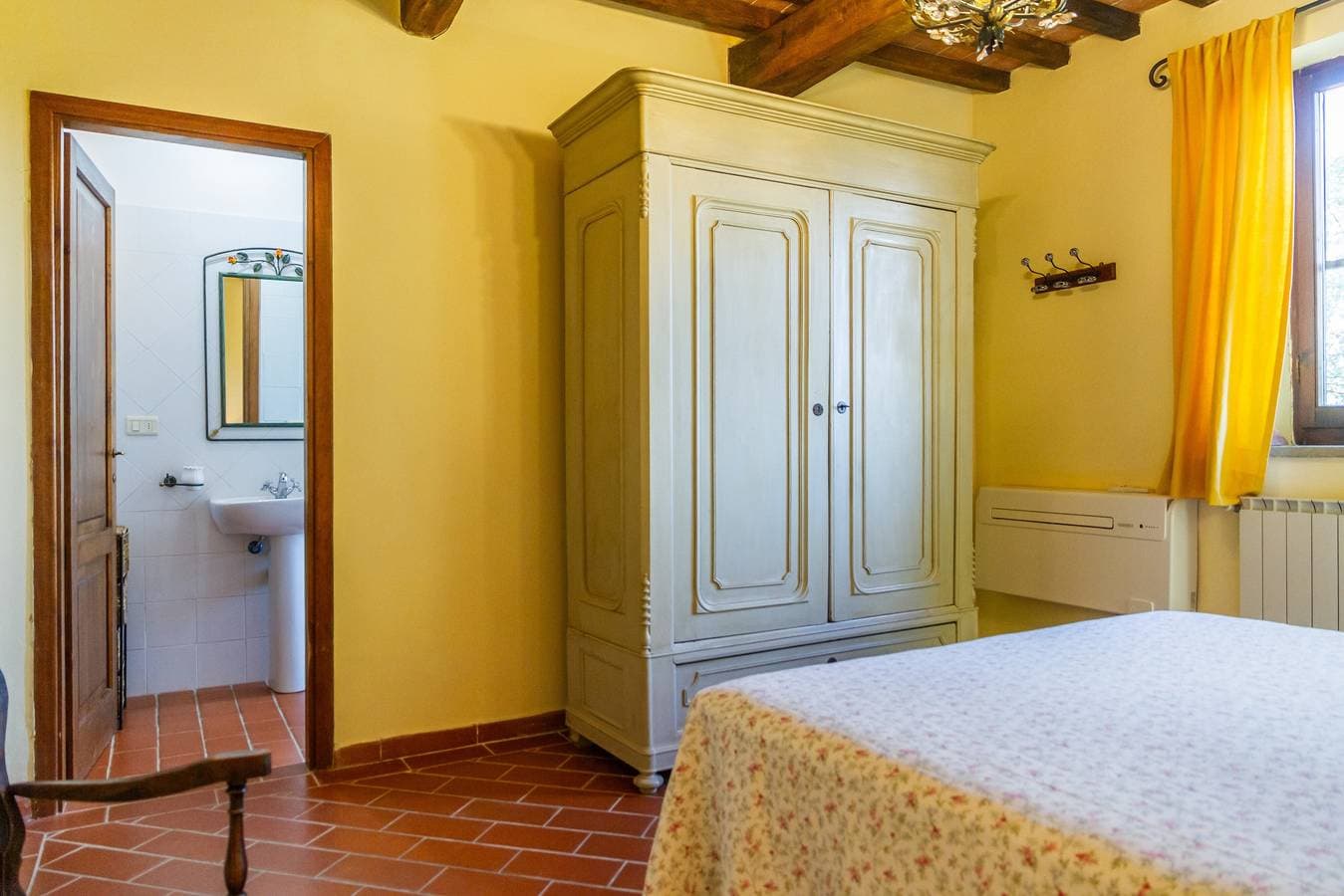 Foto 12 von 22: Ferienwohnung 'Grillo' mit Gemeinschaftspool, WLAN und Klimaanlage