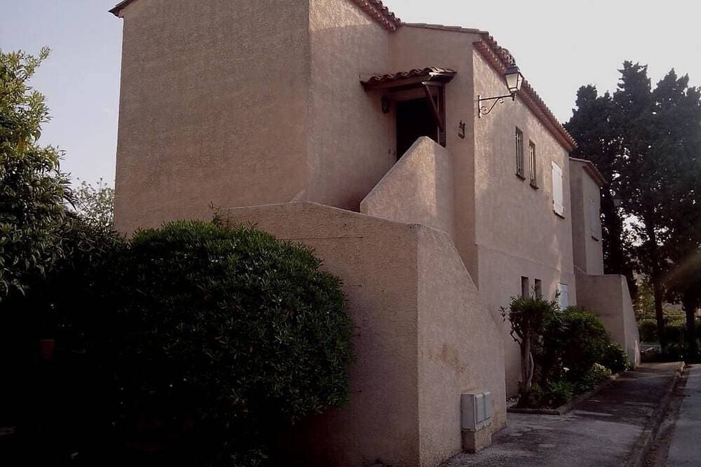 Foto 6 von 11: Appartement 2 chambres 5 mn de la plage et port La Londe les Maures Var
