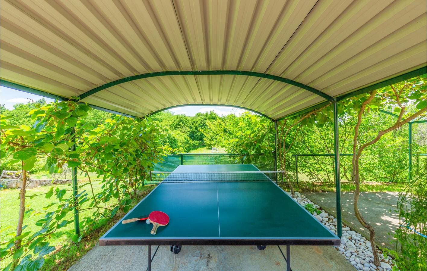 Foto 7 von 49: Stilvolle 2-Zimmer-Wohnung mit Pool und Terrasse, 1,5 km vom Stadtzentrum entfernt