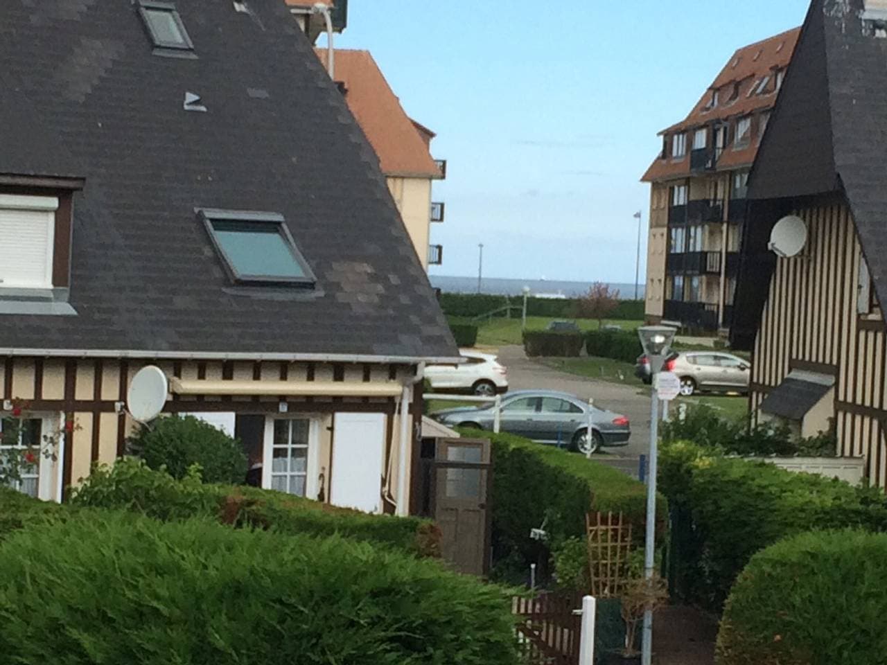 Foto 9 von 15: Charmantes Duplex-Cottage unweit des Meeres mit Garten