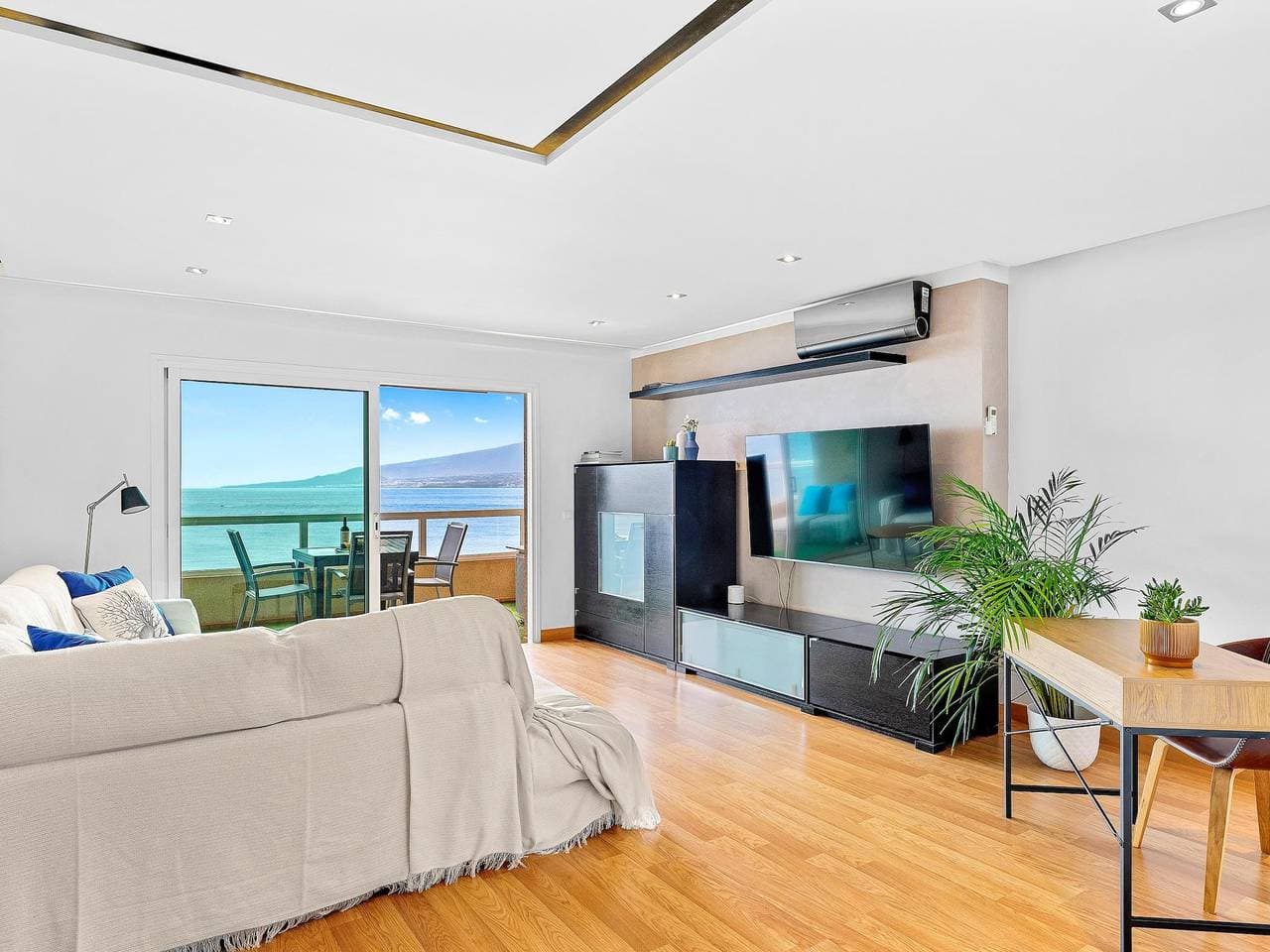 Foto 6 von 40: Ferienwohnung für 7 Personen mit Terrasse