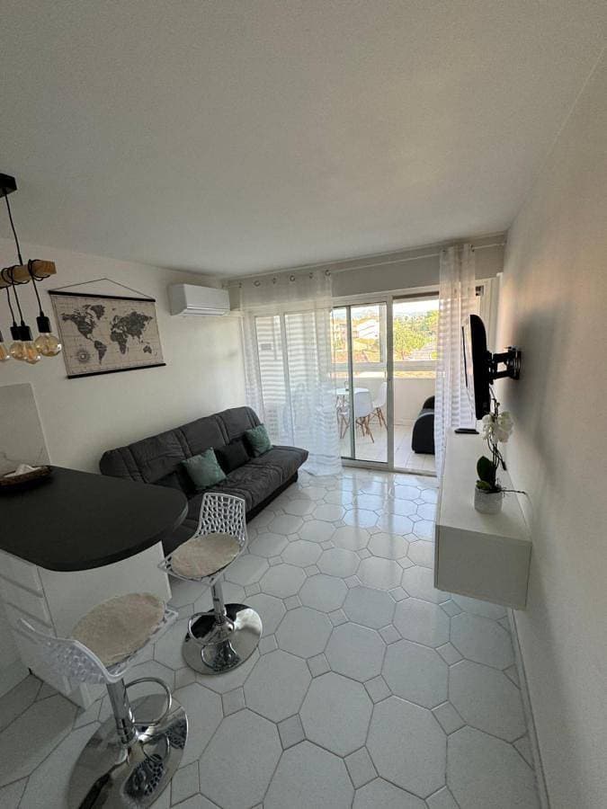 Foto 4 von 25: Studio Apartment with Sea View