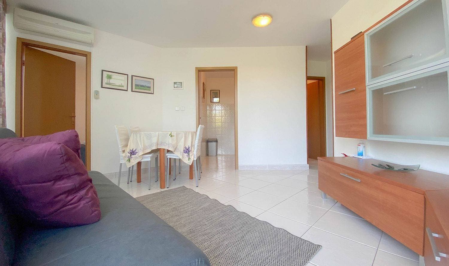 Foto 5 von 25: Charmantes Apartment nur 80 Meter bis zur blauen Adria mit privatem Balkon, Klima, WiFi