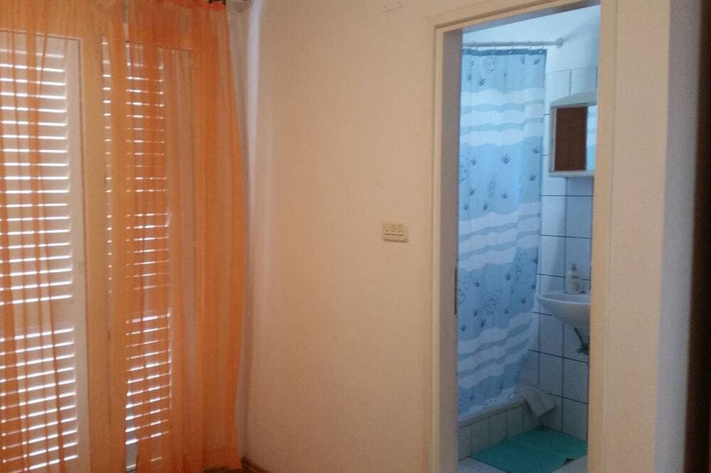 Foto 8 von 19: 4-Zimmer-Ferienwohnung am Strand Sveta Nedilja, Hvar