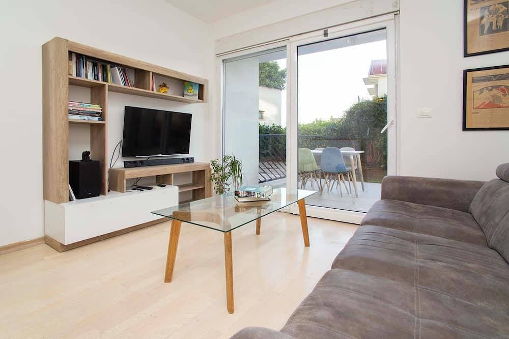 Foto 5 von 9: One Bedroom Apt Near Center with Pool and Garden
