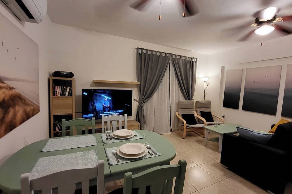 Foto 12 von 21: Calm Seaview Nest in Peyia - Unwind, Relax & Enjoy Stunning SeaView of Coral Bay