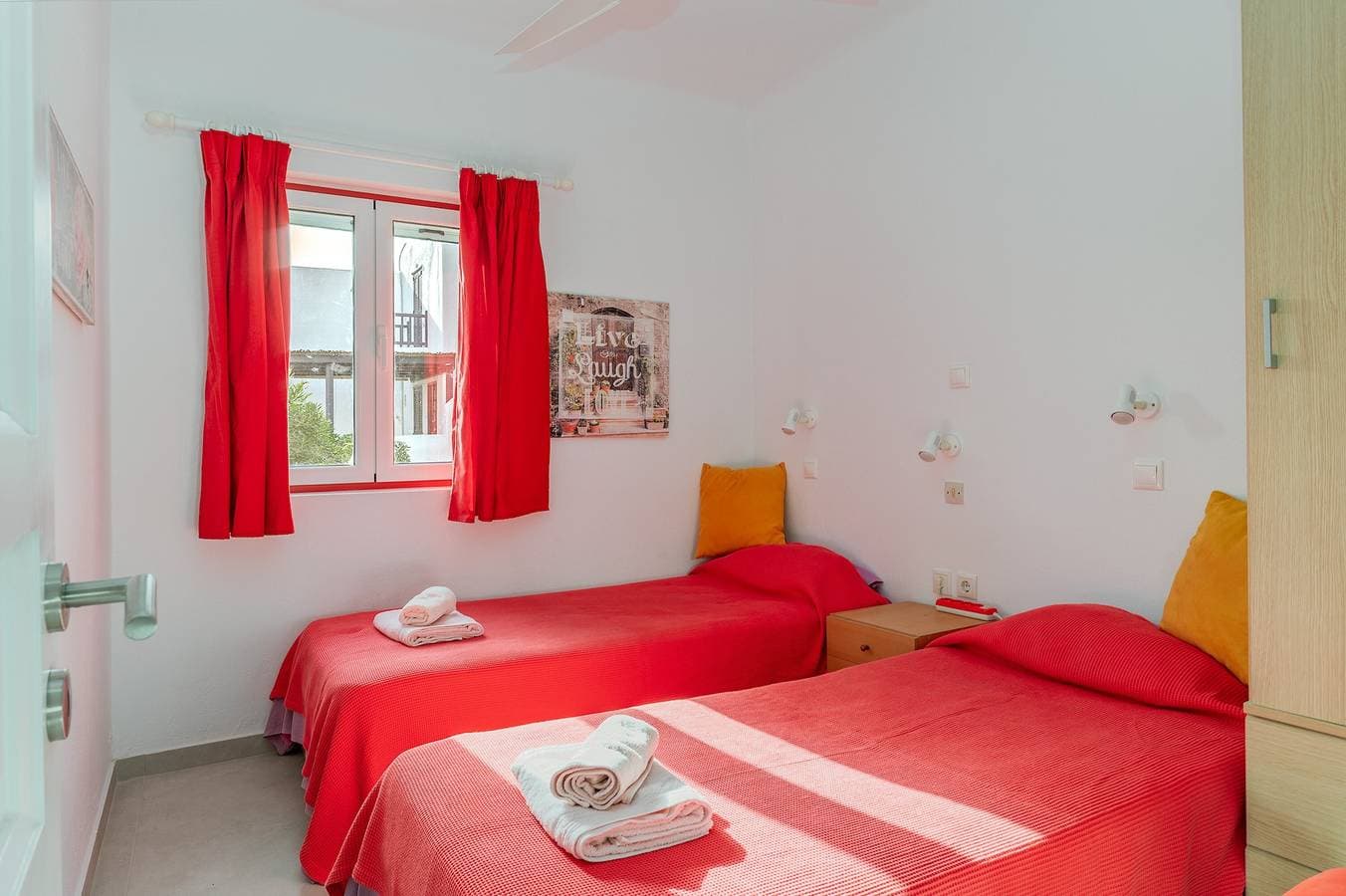 Foto 10 von 20: Ferienwohnung 'Paris House' mit Meerblick, Wi-Fi und Klimaanlage