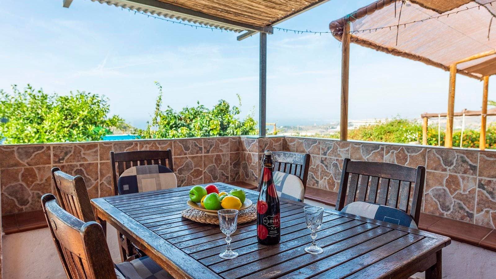 Foto 2 von 19: Lovely Sea Mountain View Cottage Torrox by Ruralidays