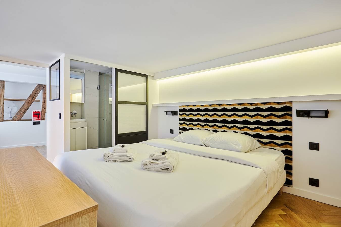 Foto 11 von 16: Charming Duplex Loft - Paris City Center