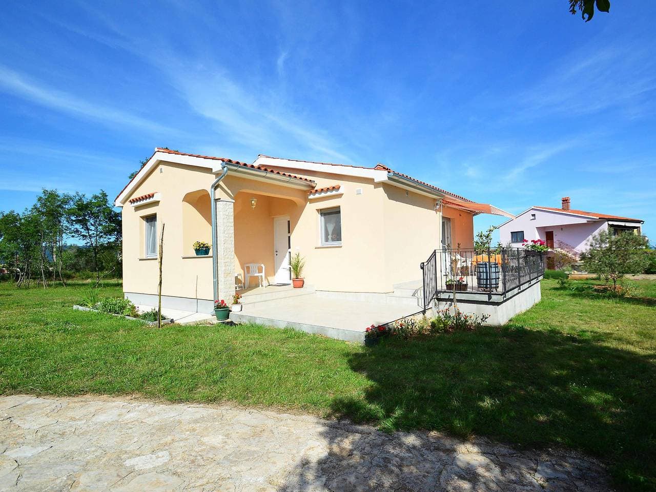 Schönes Einfamilienhaus Lory 1