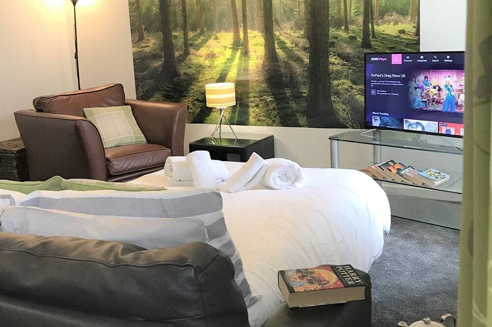 Foto 7 von 28: Apartment-Komfort-Eigenes Badezimmer-Strassenblick