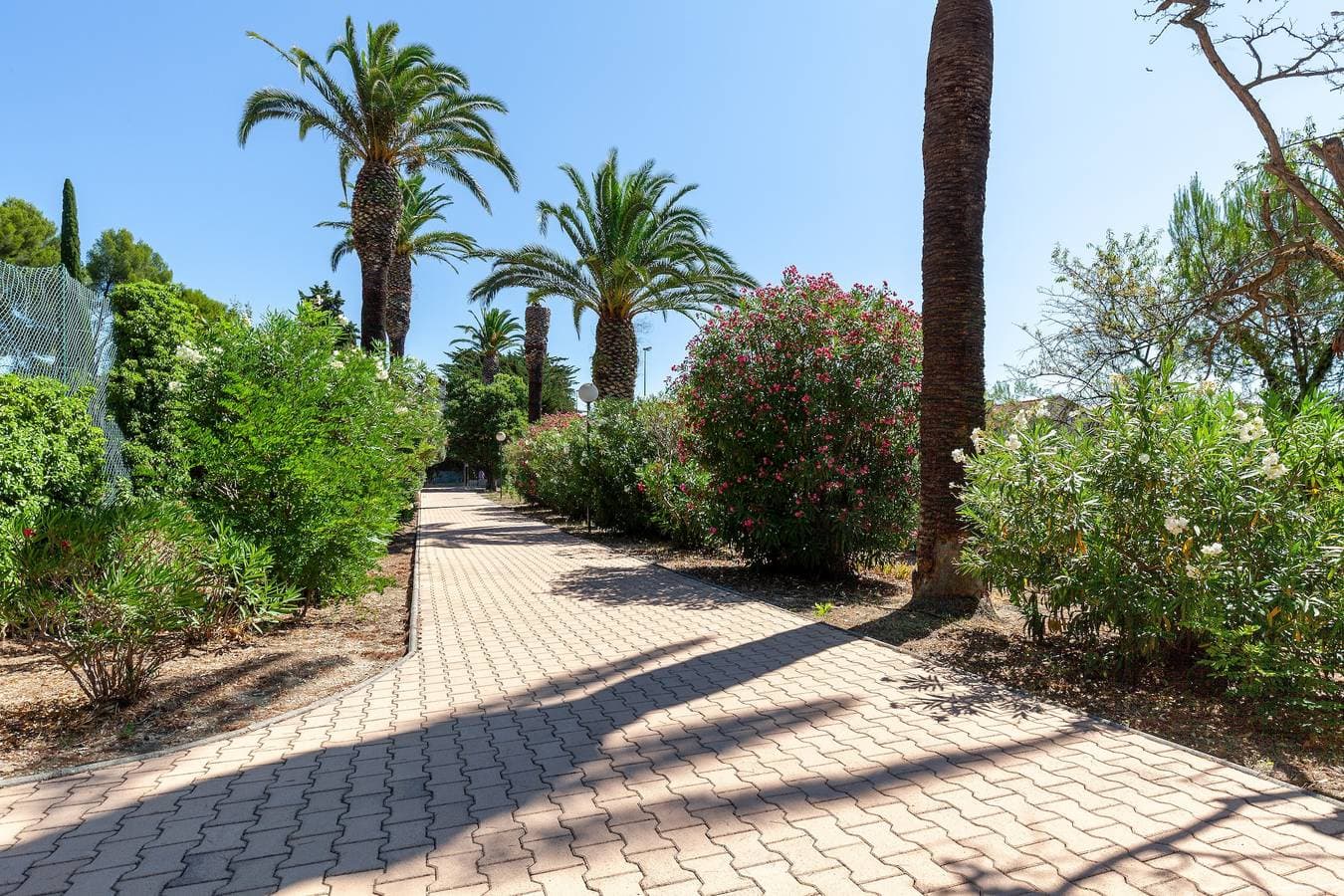 Foto 13 von 19: Studio nahe Meer Saint-Cyr-sur-Mer mit Balkon, WLAN, Klimaanlage, Bettwäsche & Reinigung inkl.