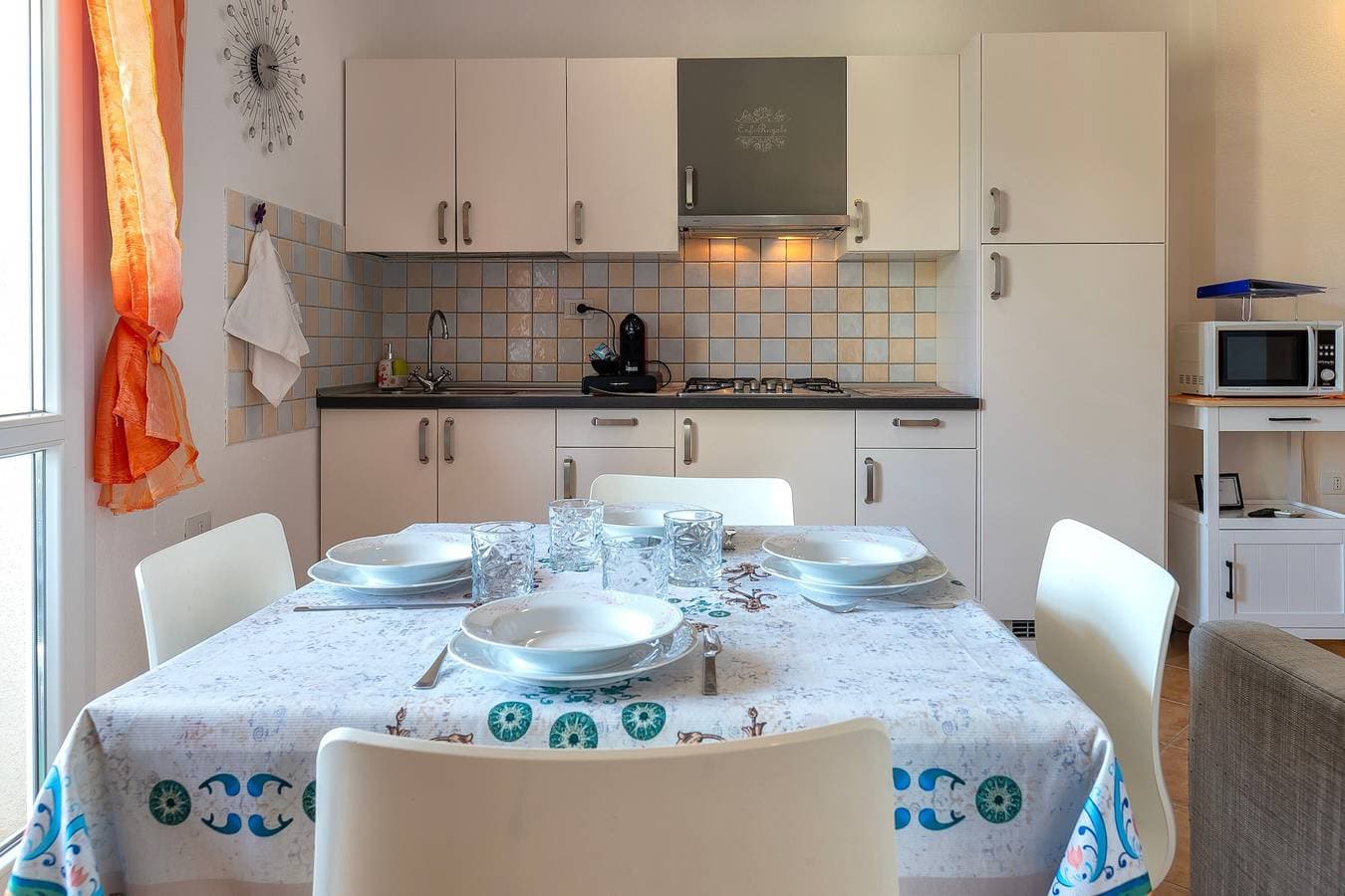 Foto 6 von 25: Ferienhaus 'Mare Nostrum' mit Bergblick, privater Terrasse und Klimaanlage