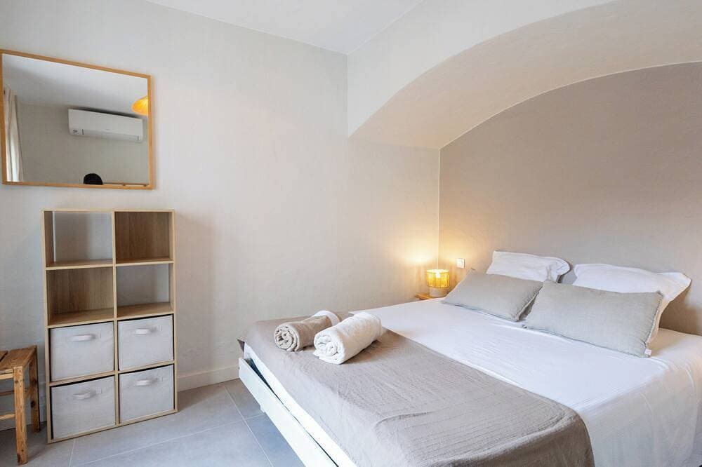 Foto 6 von 30: 5- or 6-bedroom villa, quiet location, 5-minute walk from Canadel Beach, heated pool