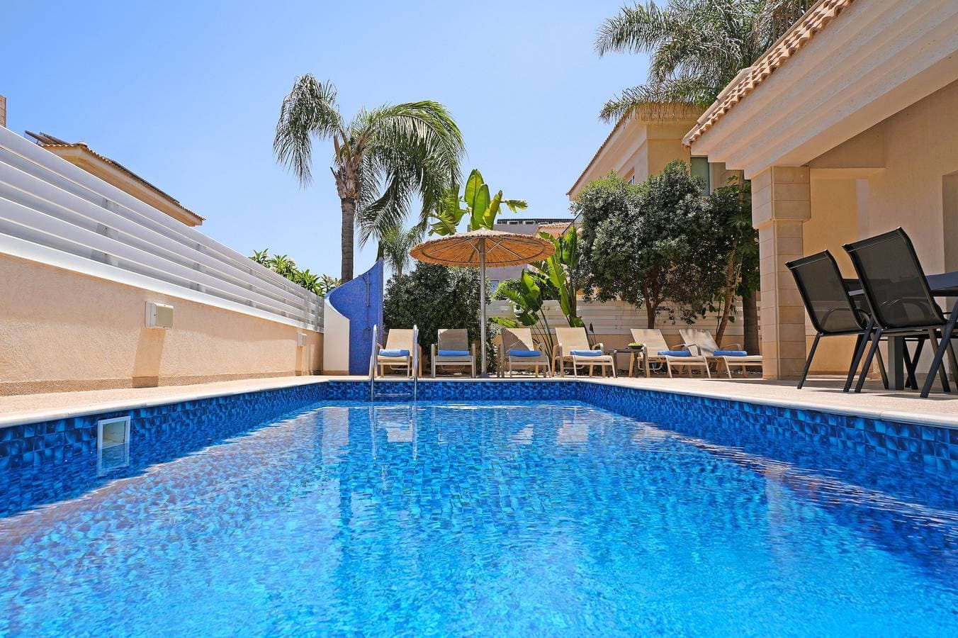 Foto 3 von 46: Villa für 7 Personen mit Garten