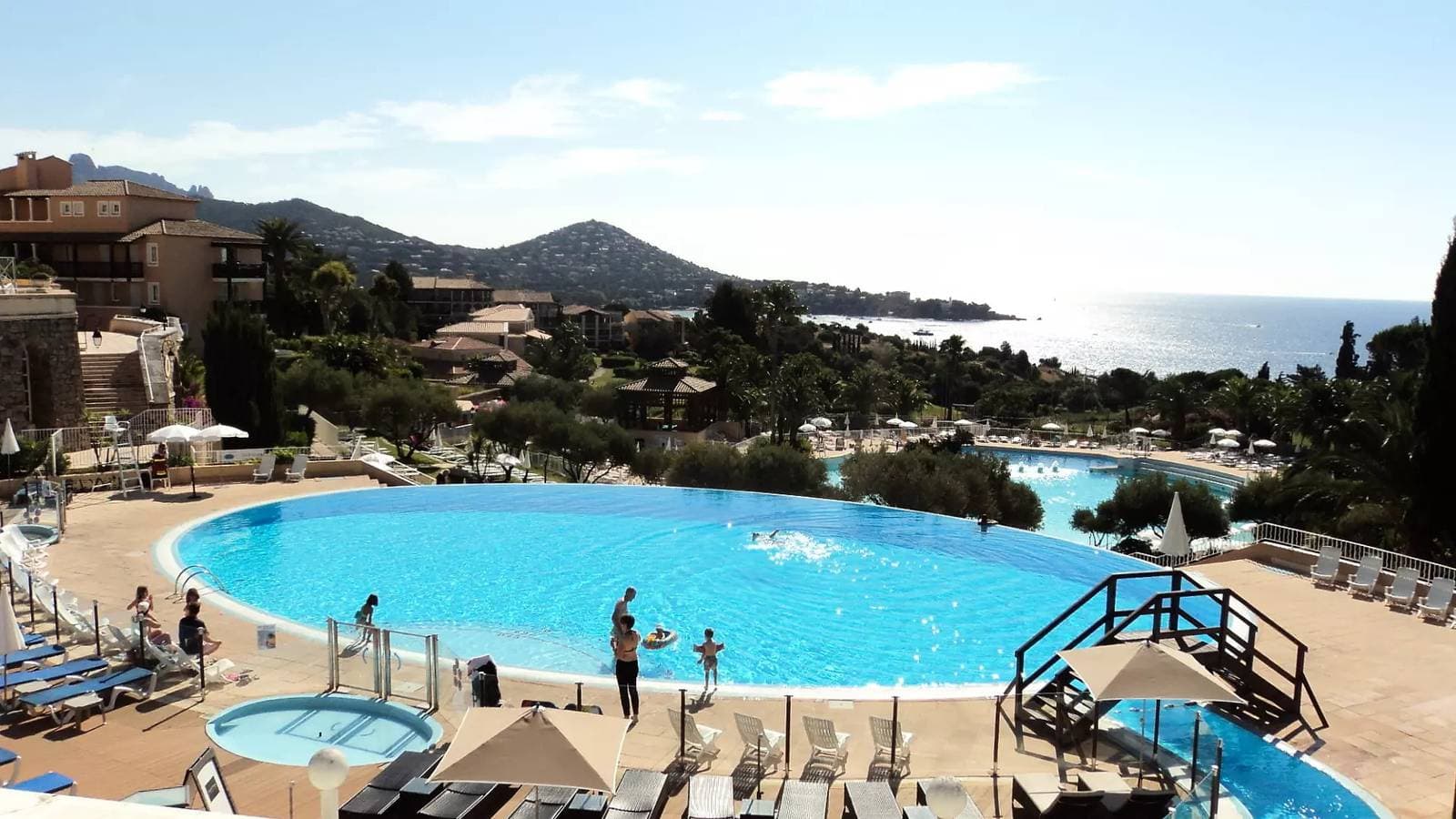 Foto 3 von 30: Studio Kabinenecke 4 Personen Klimatisierter Blick auf die Bucht und den Rastel von Agay