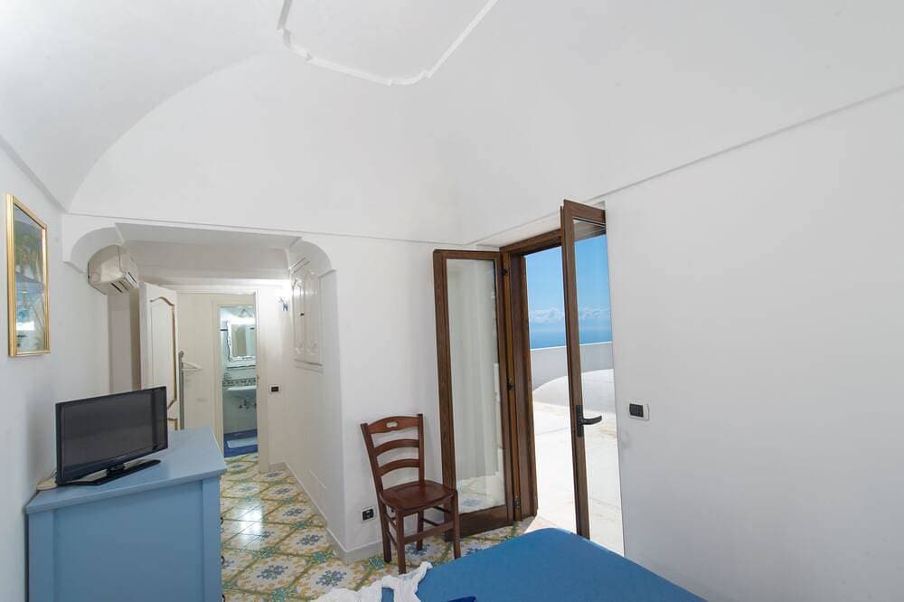 Foto 3 von 30: Antike Villa mit fantastischem Meerblick und Pool nur wenige Minuten von Positano entfernt