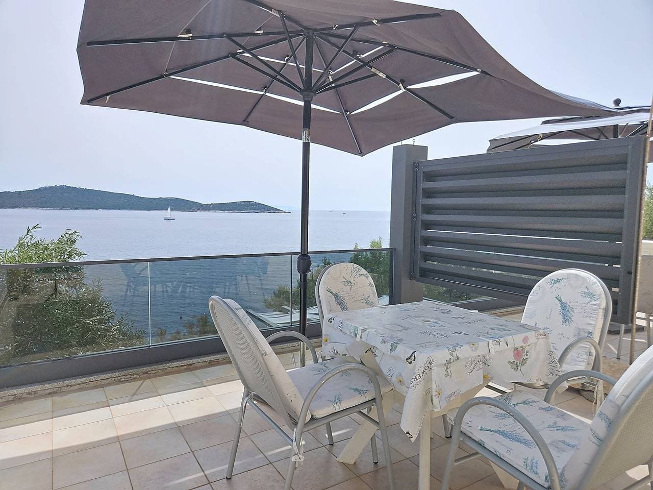 Foto 4 von 25: By the sea