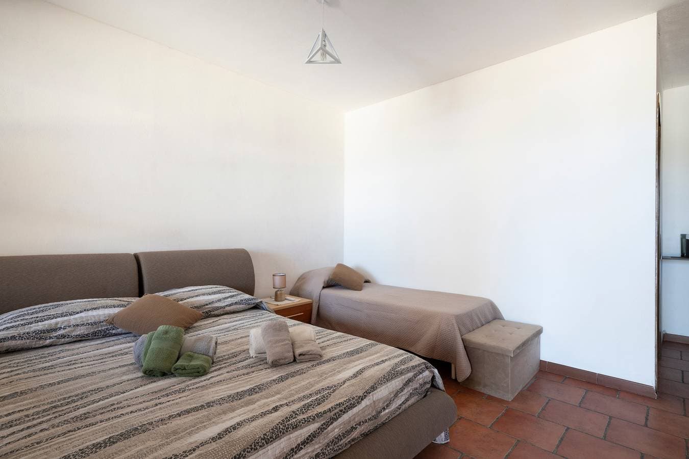 Foto 13 von 29: Zimmer 'Vistamare2' mit Meerblick, WLAN und Klimaanlage