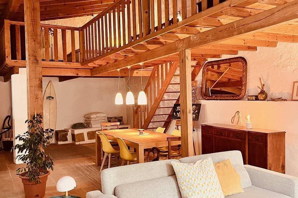 Foto 5 von 30: Charmantes Weinlager-Loft mit Terrasse, Pizzaofen & Kamin – 15 Min. zum Strand