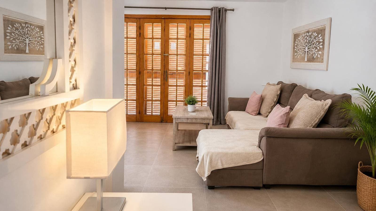 Foto 6 von 38: Villa für 6 Personen mit Balkon