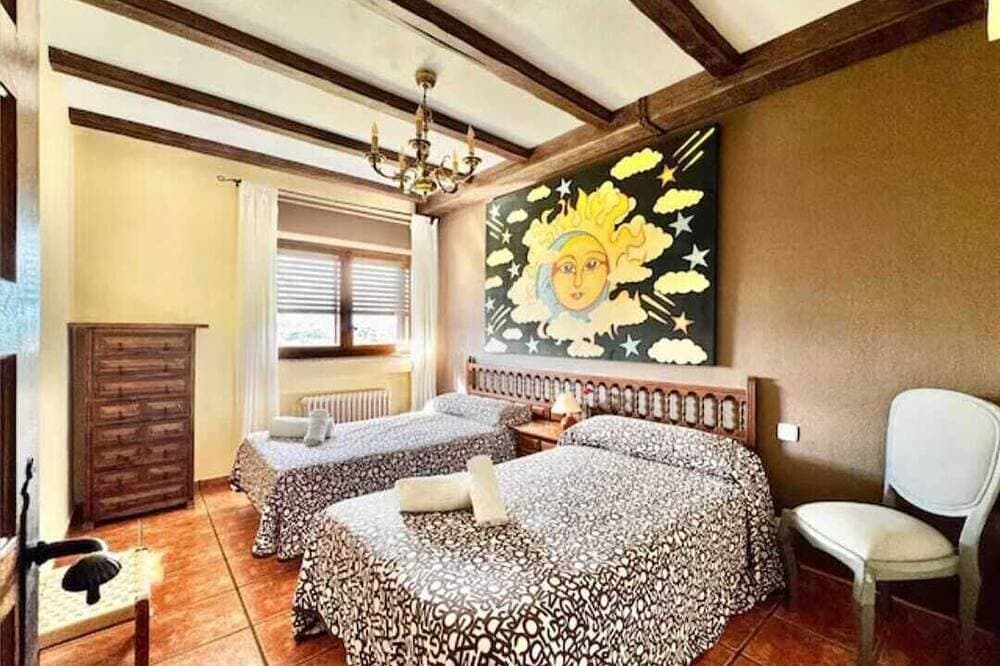Foto 8 von 30: 7picos-the house in Galapagar. Villa with swimming pool, ideal for family vacations.