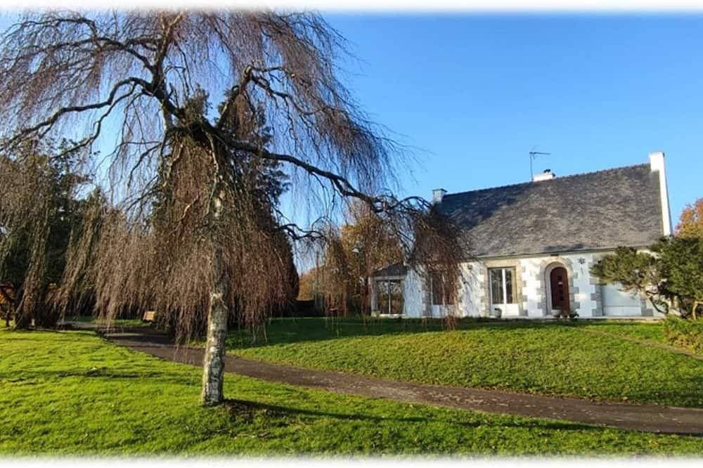 Foto 13 von 27: Homerez - Familienhaus in Paimpont - Privater Garten