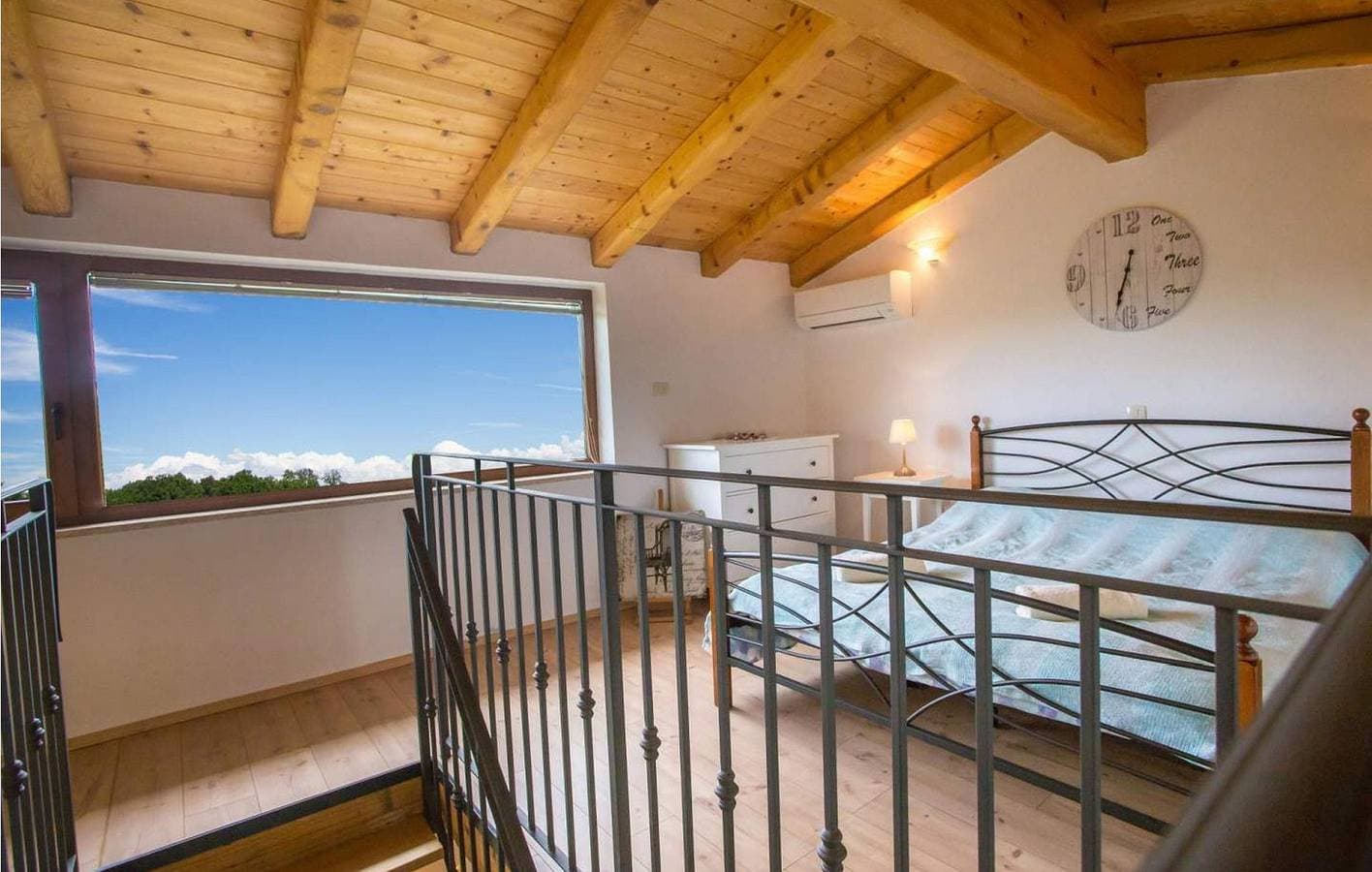 Foto 8 von 38: Gemütliche 2-Zimmer-Wohnung mit Terrasse, WLAN und Parkplatz in der Nähe des Stadtzentrums