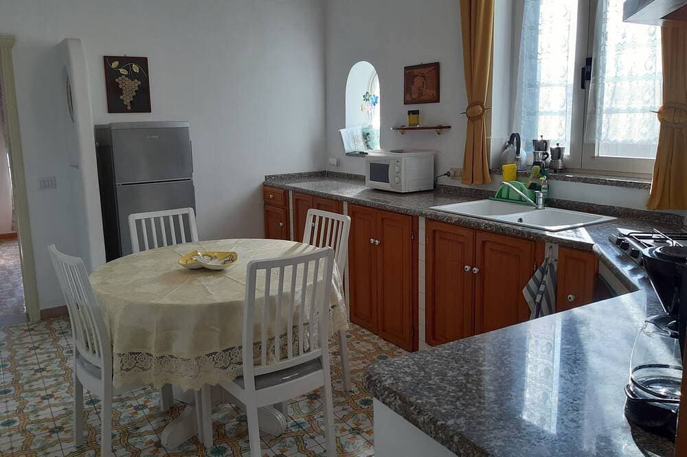 Foto 9 von 12: Casa Maria Cristina - large terrace with a view of the sea toward Positano and Capri