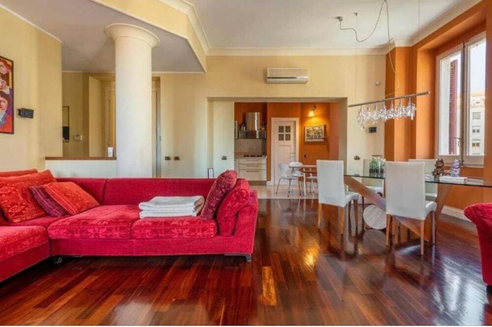 Foto 13 von 23: Cosy and comfortable flat located in the heart of Cagliari.