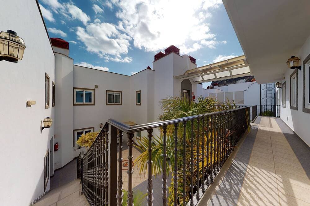 Foto 12 von 30: Schöne, moderne Wohnung am Strand mit Meerblick & Terrasse, kostenloses WLAN