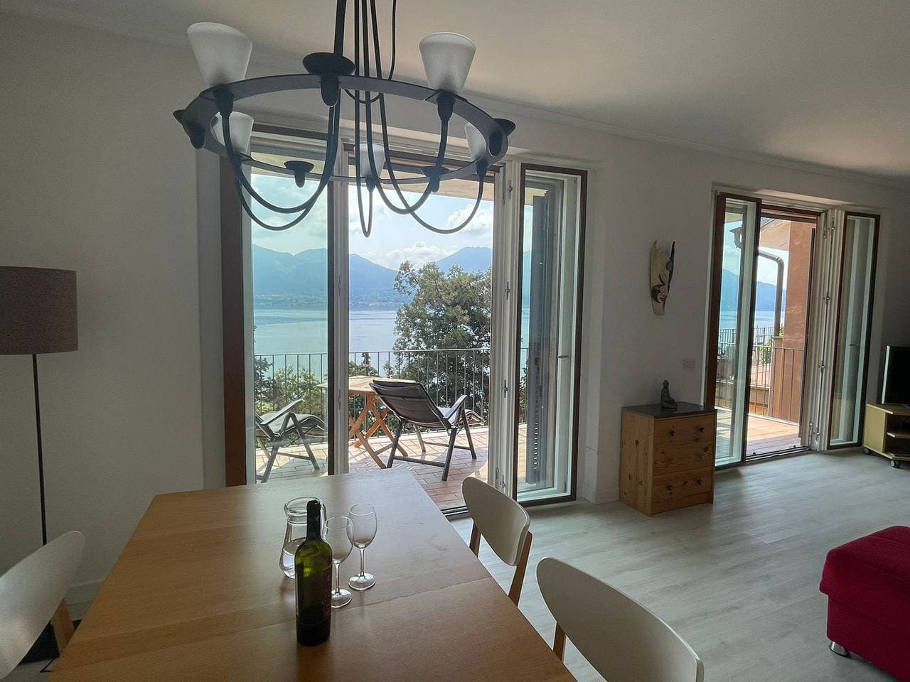 Foto 7 von 32: Gioia apartment with lake view and pool