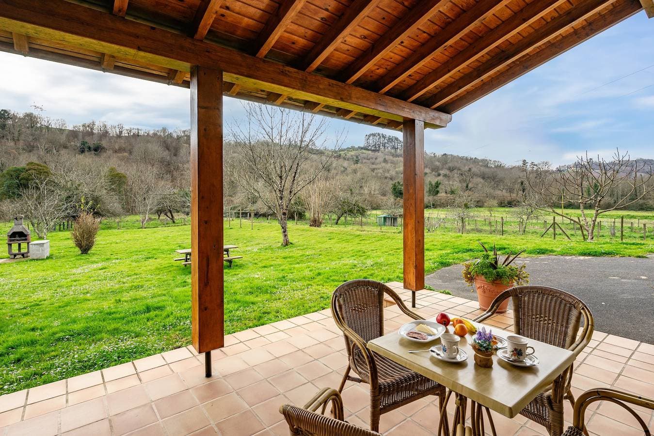Foto 2 von 25: Chalet 'Les Cuartes 2' mit Bergblick, privater Terrasse und eigenem Garten