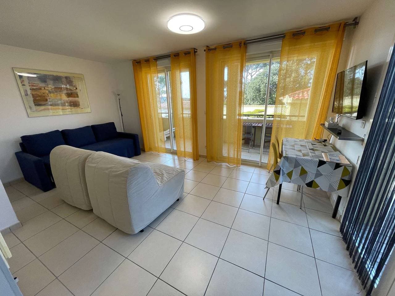 Foto 2 von 14: Ferienwohnungen in Six-fours mit Swimmingpool und Privatparkplatz und 800 m vom Strand entfernt