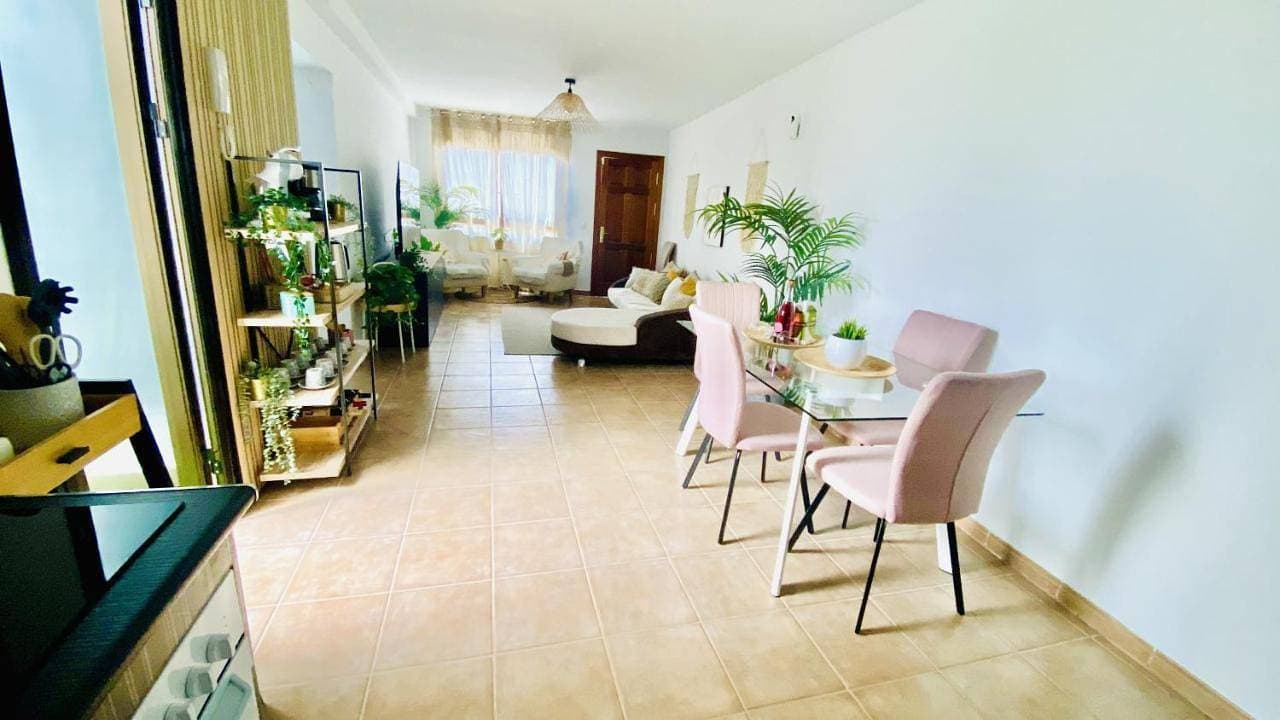 Foto 6 von 63: Three-Bedroom House with Private Gym