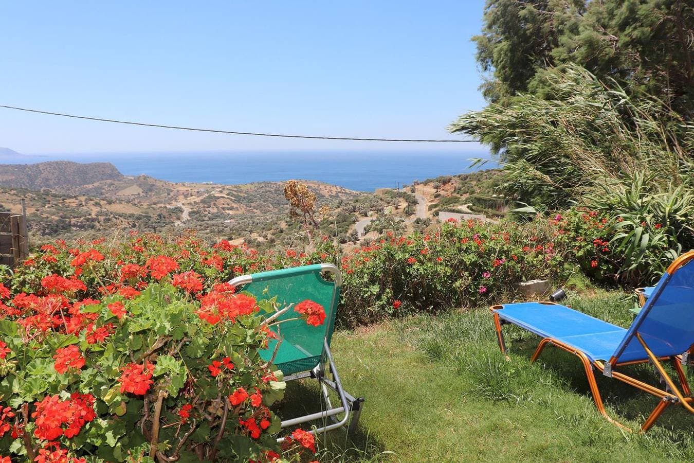 Foto 2 von 34: Panoramablick aufs Meer, fußläufig zum Strand, Wifi  - Ferienhaus Triopetra, Kreta