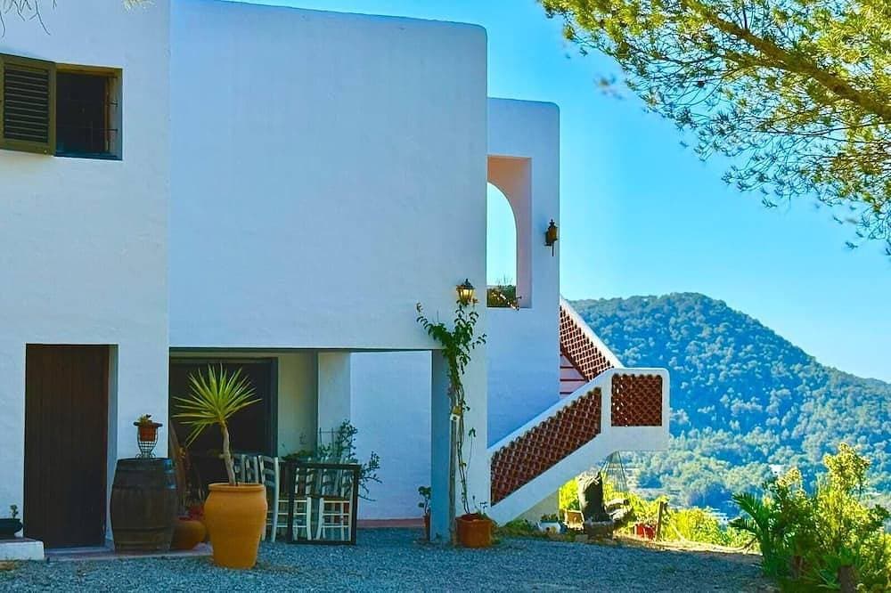 Villa 'Sa Guaita' mit Meerblick, privatem Pool und WLAN 1