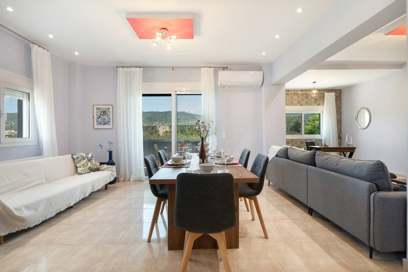 Foto 4 von 36: Drei-Zimmer-Apartment mit Balkon, Whirlpool, WLAN und Klimaanlage