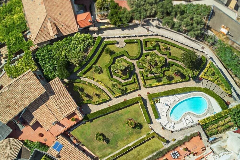 Foto 9 von 30: Charmante Villa, privater Pool, großer Garten in der Nähe von Ravello, Parkplatz auf Anfrage